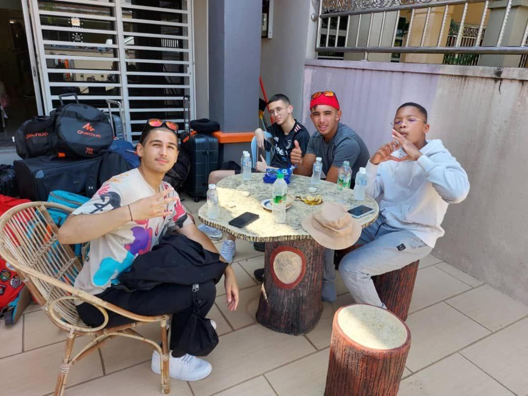 绿叶悦椿家庭酒店 而连突 外观 照片