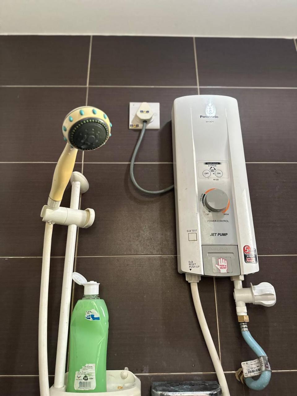 绿叶悦椿家庭酒店 而连突 外观 照片